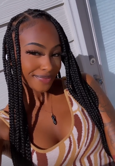 Yammi hair look — knotless braids