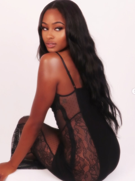 Yammi fashion look — black lace